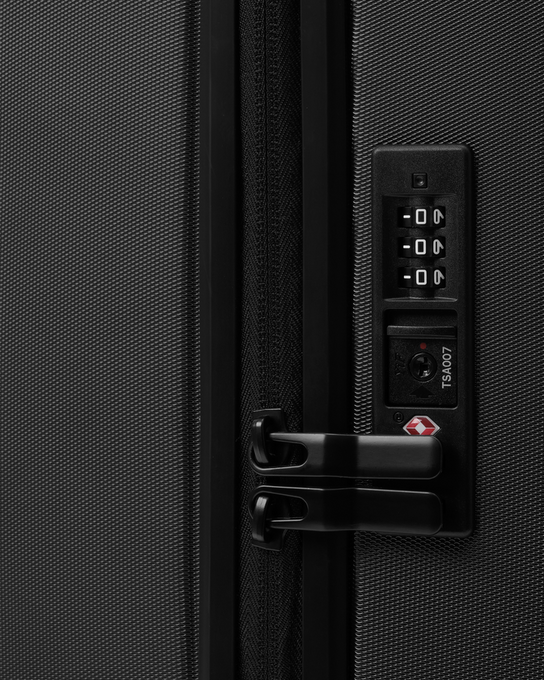 Cestovný kufor Db Ramverk Front Access Carry-on Black Out - 2024/25