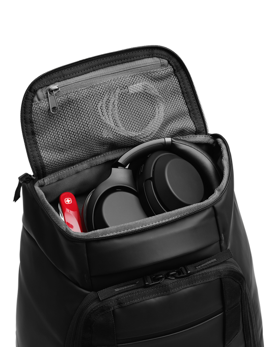 Hydratačný Batoh DB Hugger Backpack 30L Sand Grey