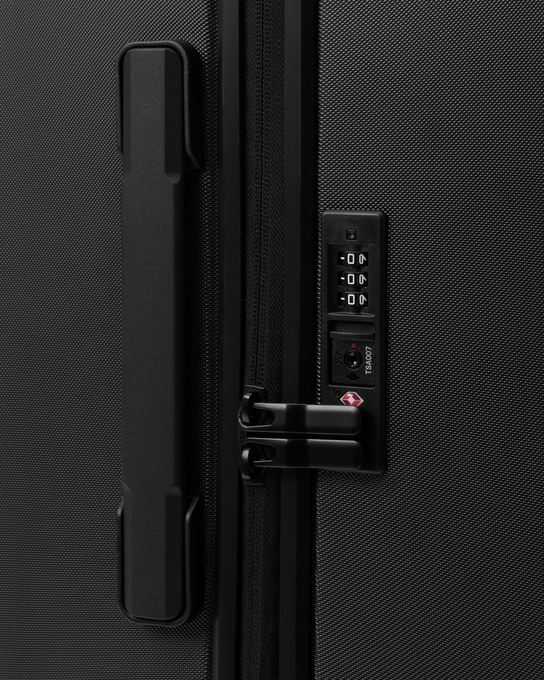 Cestovný kufor Db Ramverk Check-in Luggage Medium Black Out - 2025/26
