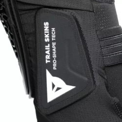 Kolenné chrániče Dainese Trail Skins Pro Knee Guards Black