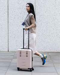 Cestovný kufor Db Ramverk Carry-on Fogbow Beige - 2023/24