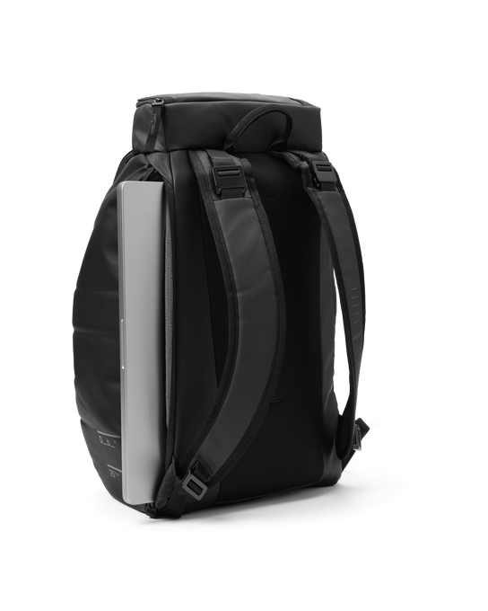 Hydratačný Batoh DB Hugger Backpack 20L Black Out