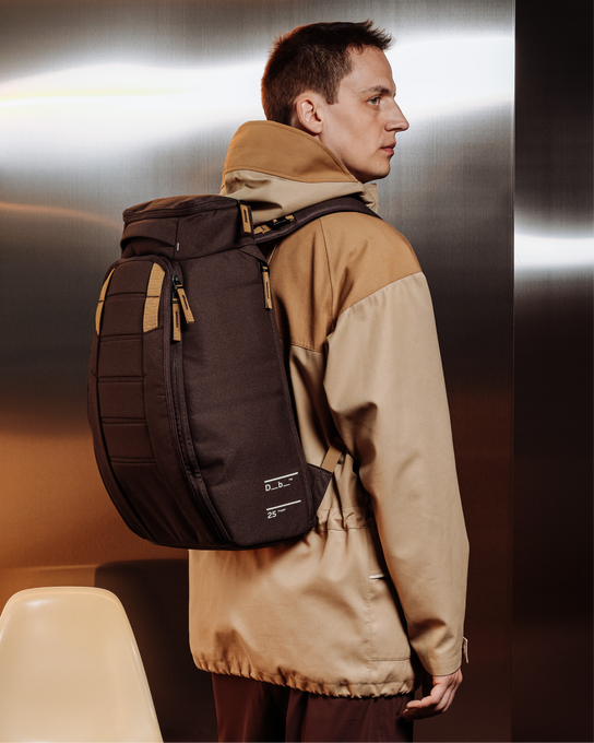 Hydratačný Batoh DB Hugger Backpack 25L Black Out - 2025/26