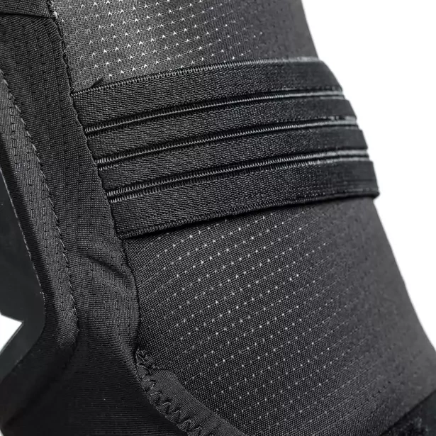 Kolenné chrániče Dainese Trail Skins Pro Knee Guards Black