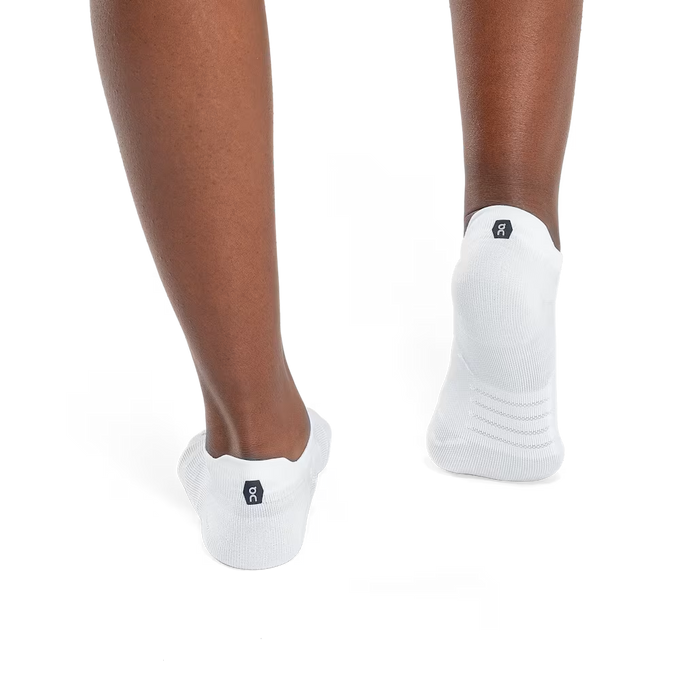 On Running Performance Low Sock White/Ivory - 2023/24