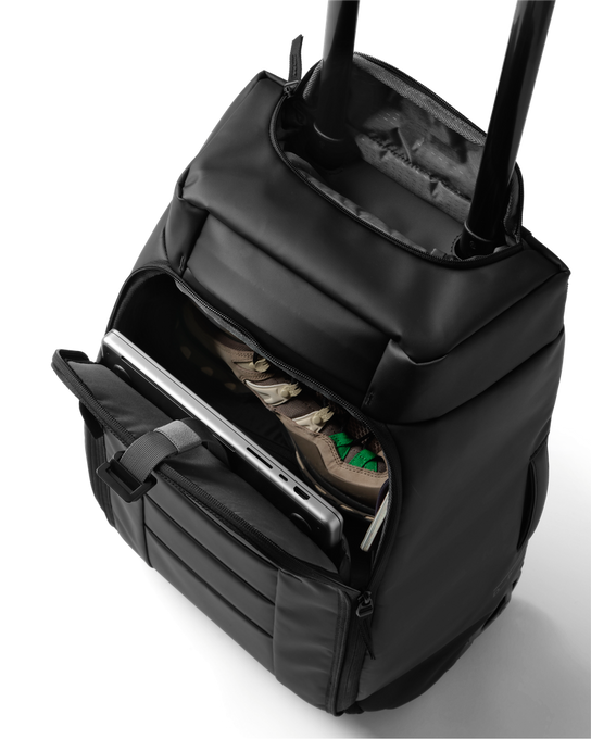 Batoh DB Hugger Roller Bag Príručná 40L Black - 2024/25