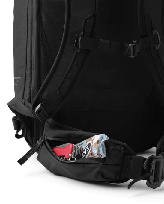 Hydratačný Batoh DB Backcountry Backpack 25L Black Out - 2025/26