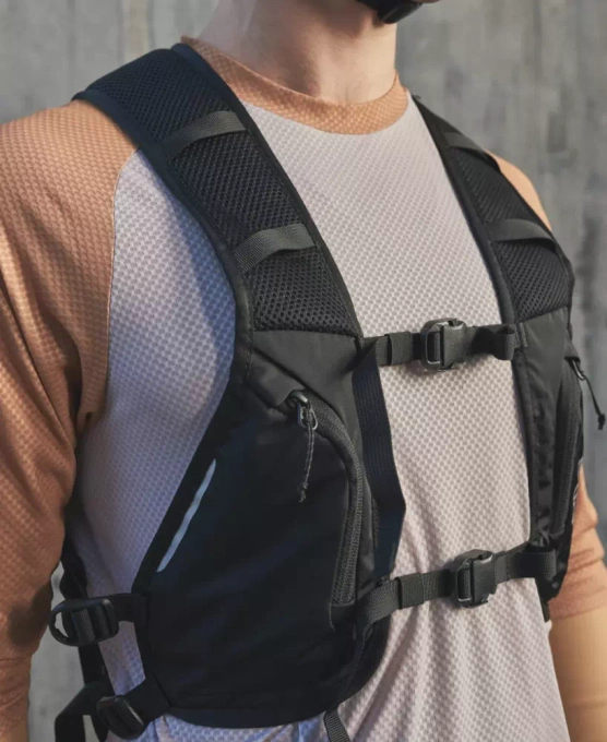 Batoh POC Column VPD Backpack Vest Uranium Black - 2024/25